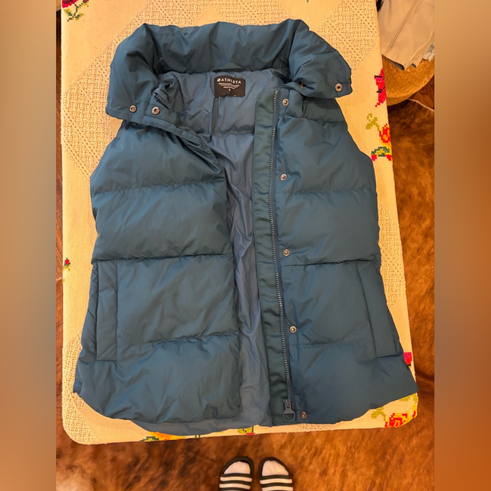 Athleta Teal Puffer Vest